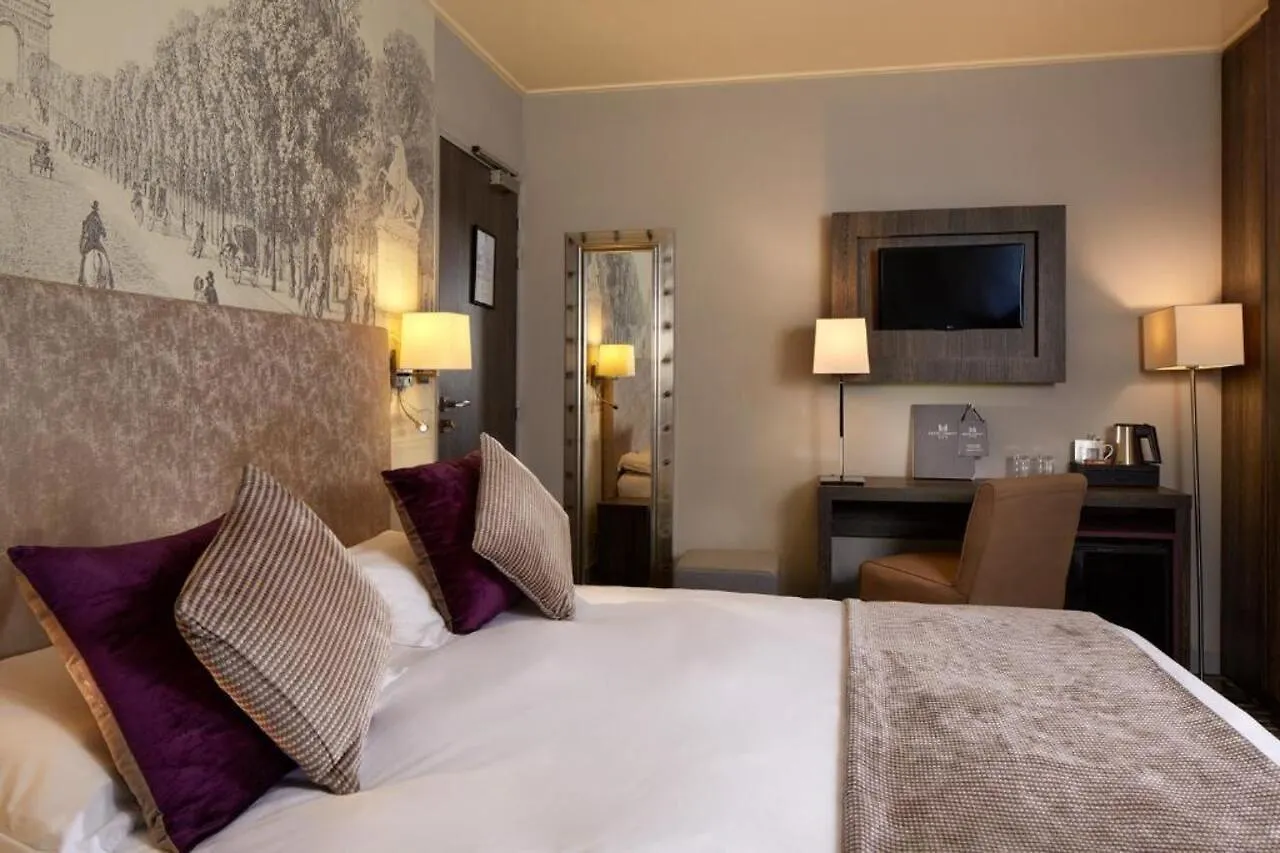 ***  Hotel Harvey Paris France