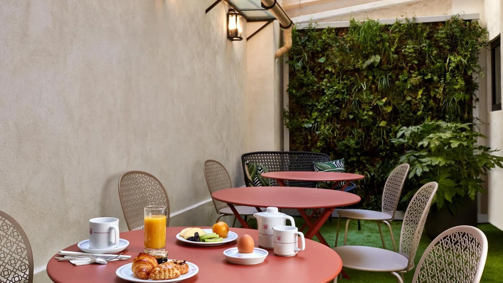 Hotel Harvey Paris 3*,