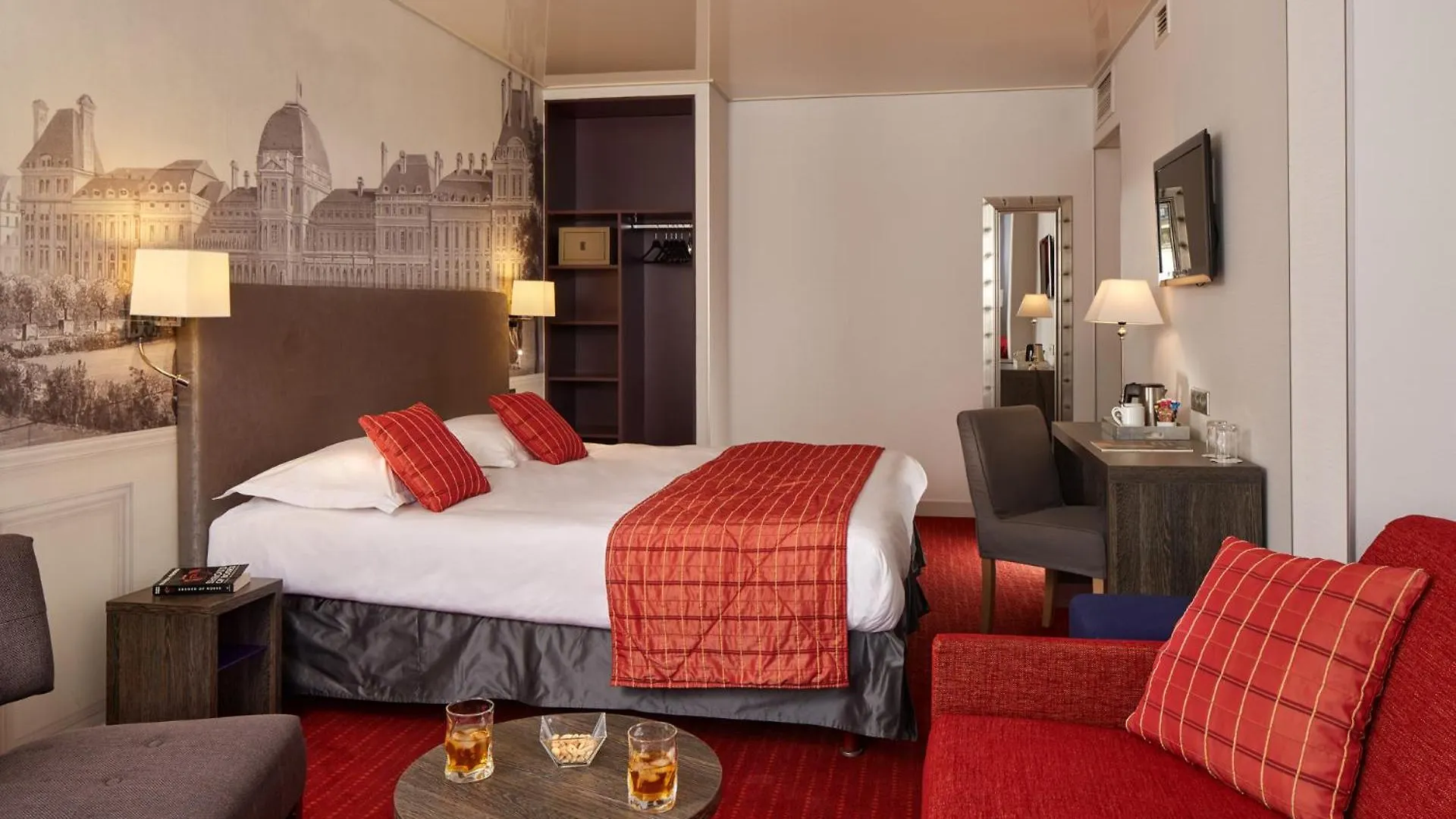 ***  Hotel Harvey Paris France
